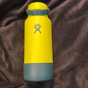 Limited edition “firefly” hydro flask